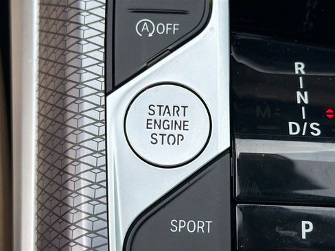 New 2025 BMW 330i 330i w/ Convenience Package image 38