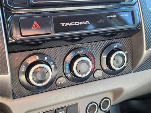Used 2015 Toyota Tacoma 4x4 Double Cab w/ TRD Off-Road Package image 30