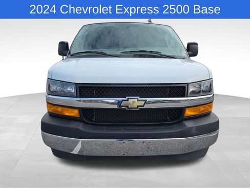 Used 2024 Chevrolet Express 2500 w/ Driver Convenience Package image 8