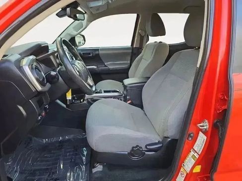 Used 2018 Toyota Tacoma SR5 image 9