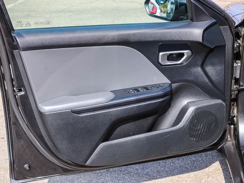 Used 2025 Kia K4 FWD image 21