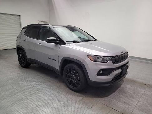 Used 2022 Jeep Compass Latitude w/ Convenience Group FWD image 13