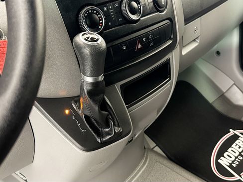 Used 2018 Mercedes-Benz Sprinter 2500 image 26