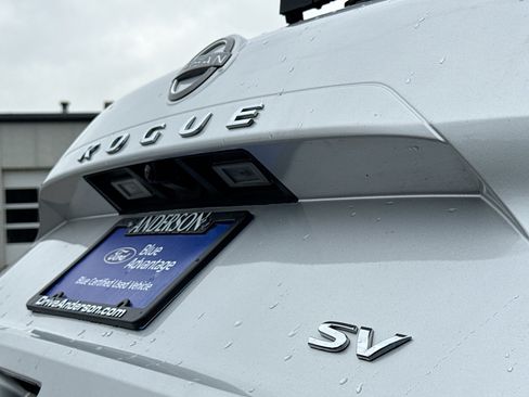 Used 2023 Nissan Rogue SV FWD image 14