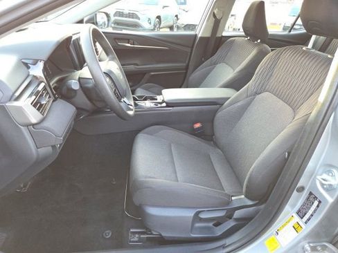 Used 2025 Toyota Camry LE image 9