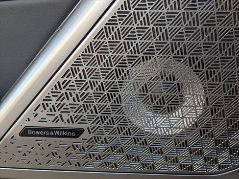 Used 2026 BMW 550e xDrive 550e xDrive w/ Executive Package image 17