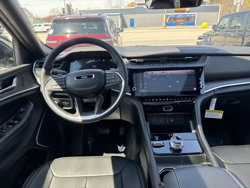 New 2026 Jeep Grand Cherokee Limited AWD/4WD image 23