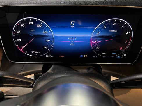 Used 2025 Mercedes-Benz GLC 300 4MATIC image 30