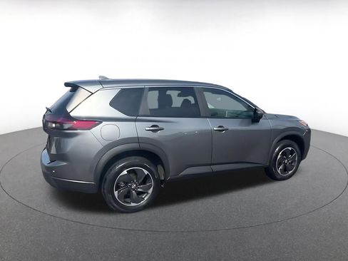 Used 2025 Nissan Rogue SV image 14