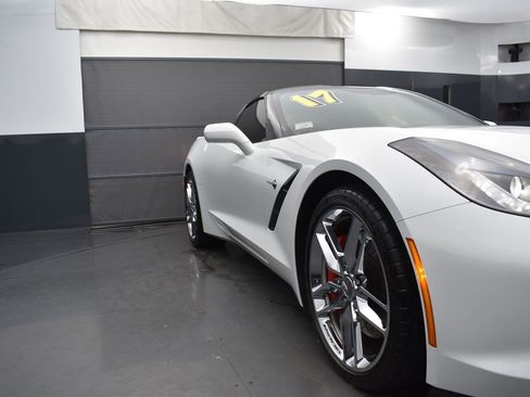 Used 2017 Chevrolet Corvette Stingray Coupe image 29