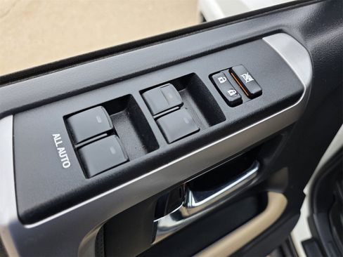 Used 2022 Toyota 4Runner SR5 image 22