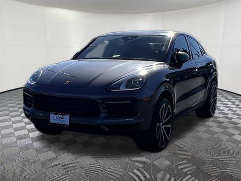 Used 2021 Porsche Cayenne Coupe w/ Premium Package image 3