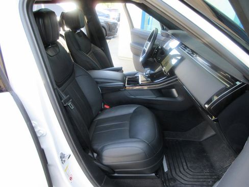 Used 2025 Land Rover Range Rover Sport SE image 17