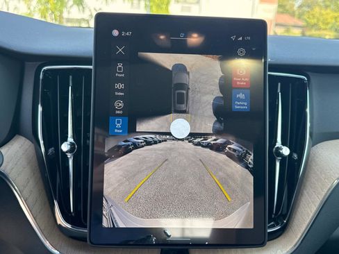 New 2026 Volvo XC60 B5 Plus w/ Climate Package image 23