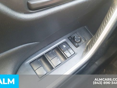 Used 2019 Toyota RAV4 LE image 32