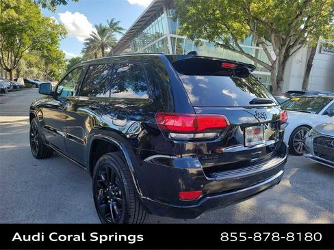 Used 2020 Jeep Grand Cherokee Altitude image 3