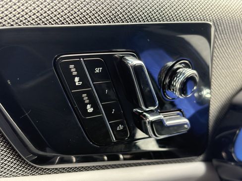 New 2025 Cadillac Optiq Luxury 1 image 29