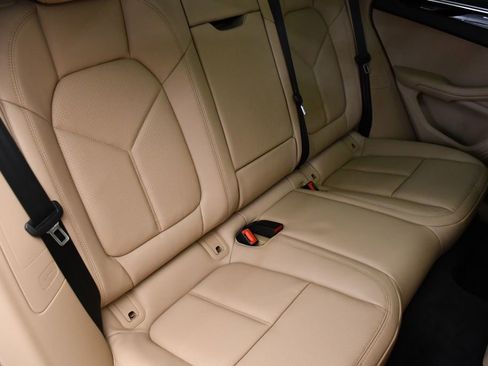 Used 2025 Porsche Macan image 55