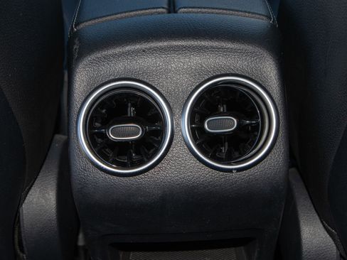 Used 2022 Mercedes-Benz GLA 250 w/ Premium Package Lite image 18