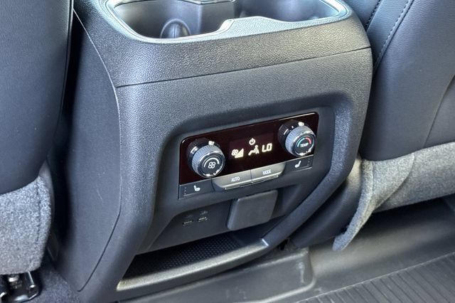 New 2026 Chevrolet Traverse High Country FWD image 20