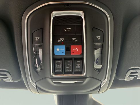 Used 2022 Jeep Wagoneer Series II AWD/4WD image 33