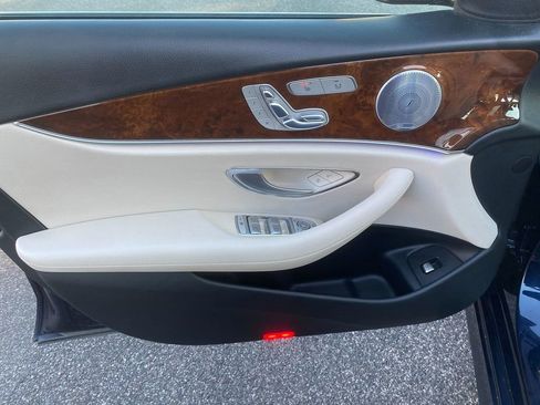 Used 2017 Mercedes-Benz E 300 4MATIC image 11