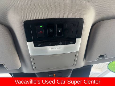 Used 2024 Nissan Pathfinder SL w/ SL Premium Package FWD image 21
