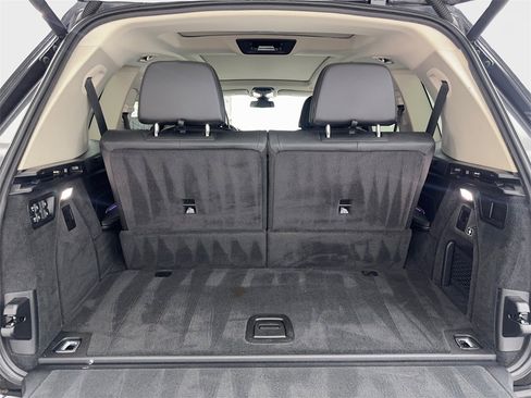 Used 2021 BMW X7 xDrive40i w/ Premium Package image 86