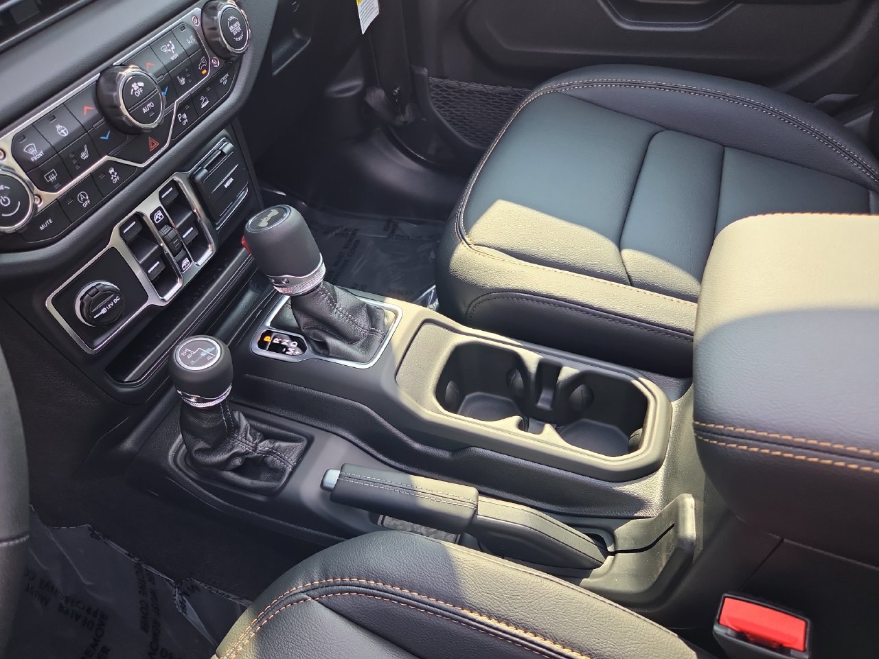 New 2027 Jeep Wrangler Unlimited Sahara AWD/4WD image 17