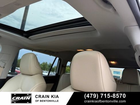 Used 2022 Toyota Highlander XLE FWD image 20