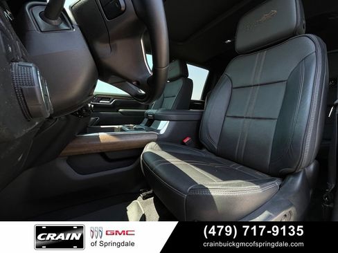 Used 2024 Chevrolet Silverado 2500 High Country w/ High Country Premium Package AWD/4WD image 24