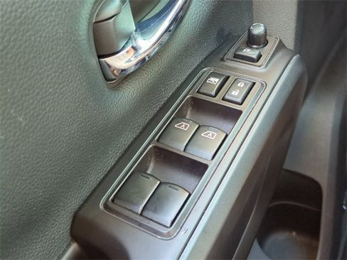 Used 2020 Nissan Titan PRO-4X w/ Pro-4x Convenience Package image 22