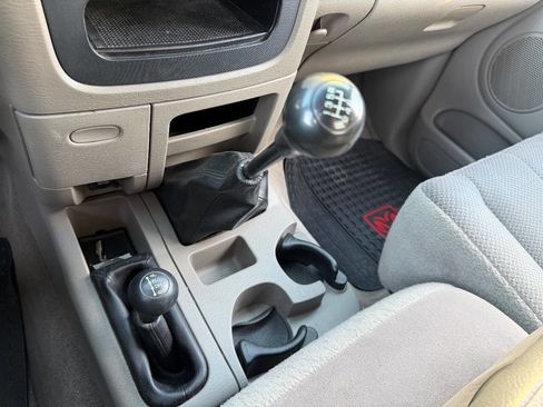 Used 2004 Dodge Ram 2500 Truck SLT w/ Trailer Tow Group image 2