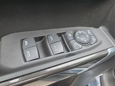 Used 2021 GMC Sierra 1500 AT4 w/ AT4 Value Package AWD/4WD image 15