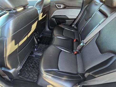 Used 2022 Jeep Compass Latitude image 8