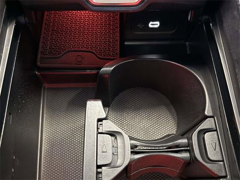 Used 2024 Mercedes-Benz C 300 4MATIC Sedan image 23