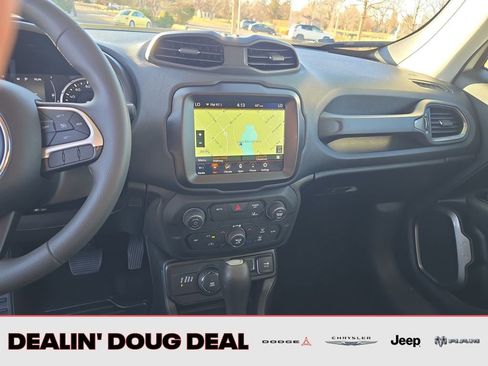 Used 2023 Jeep Renegade Latitude AWD/4WD image 18