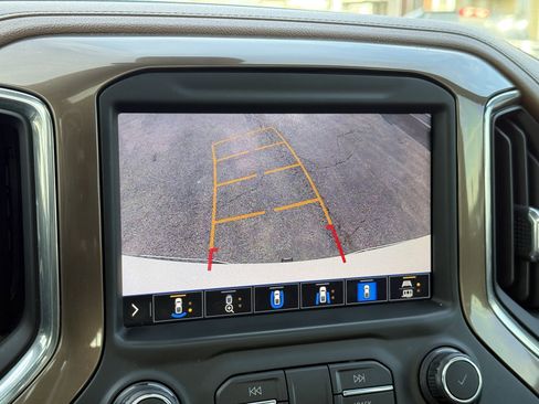 Used 2020 Chevrolet Silverado 1500 High Country w/ Technology Package image 40