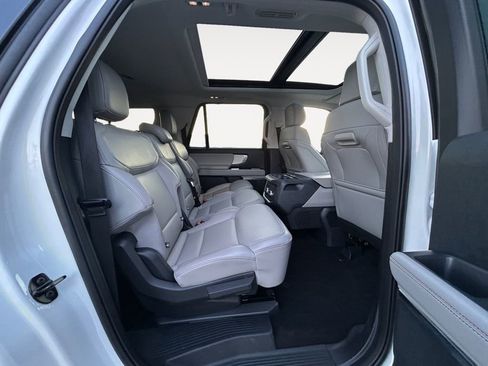 Used 2025 Ford Expedition Max Active AWD/4WD image 11