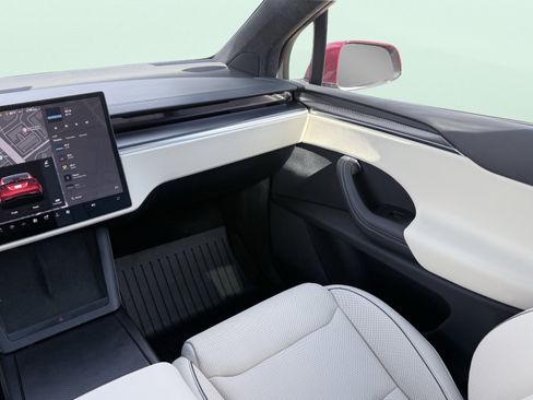 Used 2025 Tesla Model X Plaid image 75
