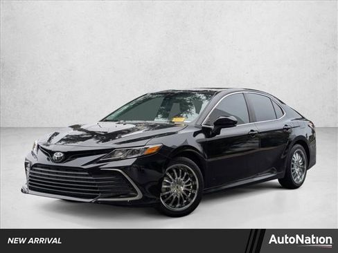 Used 2024 Toyota Camry LE image 1