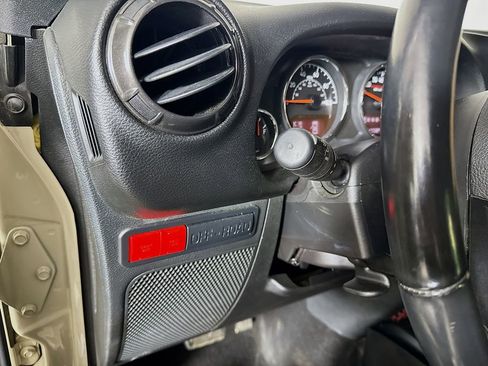 Used 2017 Jeep Wrangler Unlimited Rubicon image 10