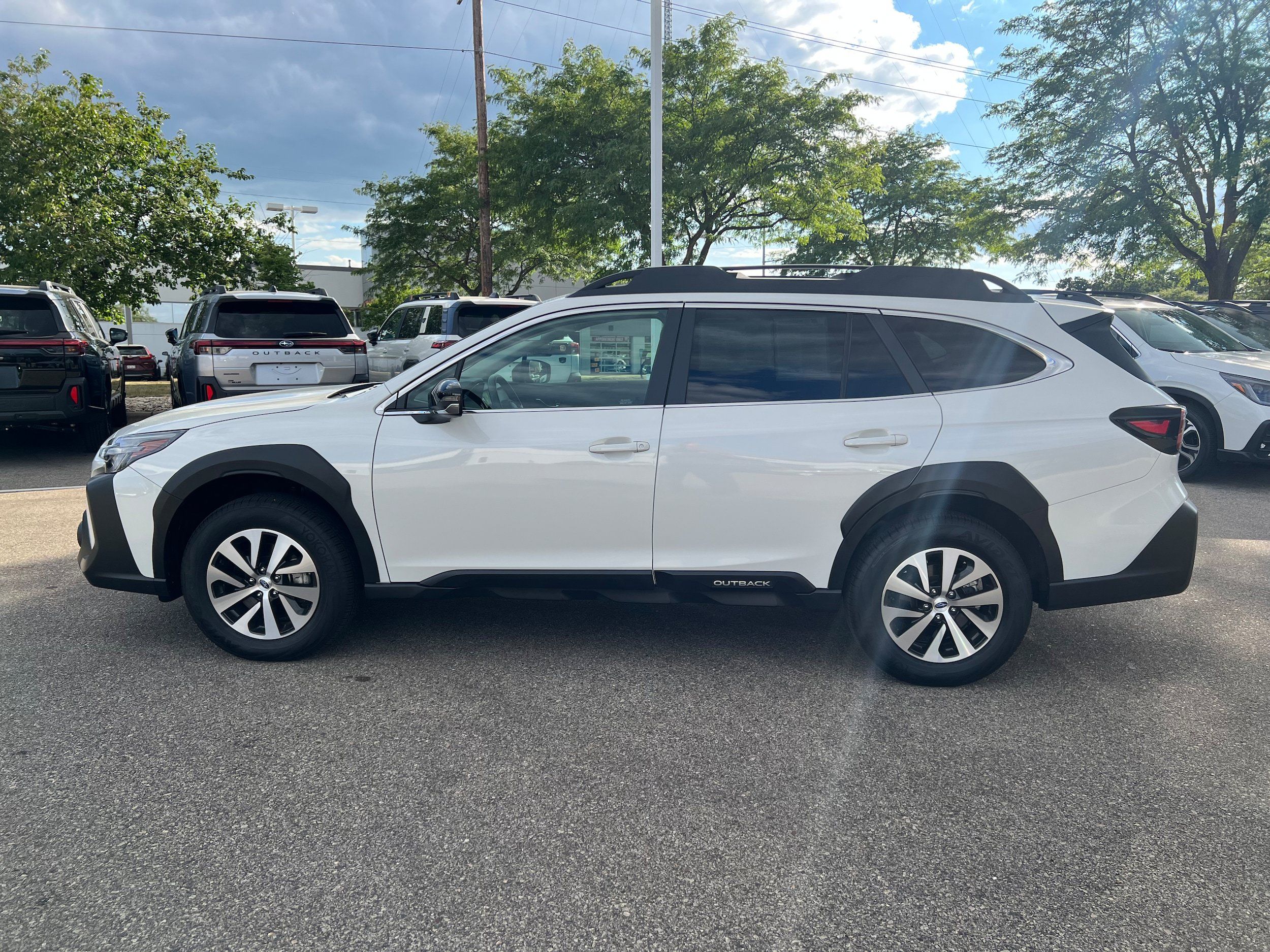 Certified 2025 Subaru Outback Premium AWD/4WD image 4
