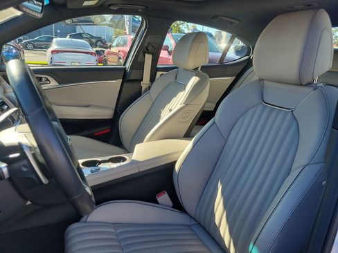 Used 2023 Genesis G70 2.0T w/ Sport Prestige Package image 17