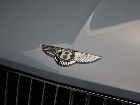 New 2025 Bentley Bentayga image 13