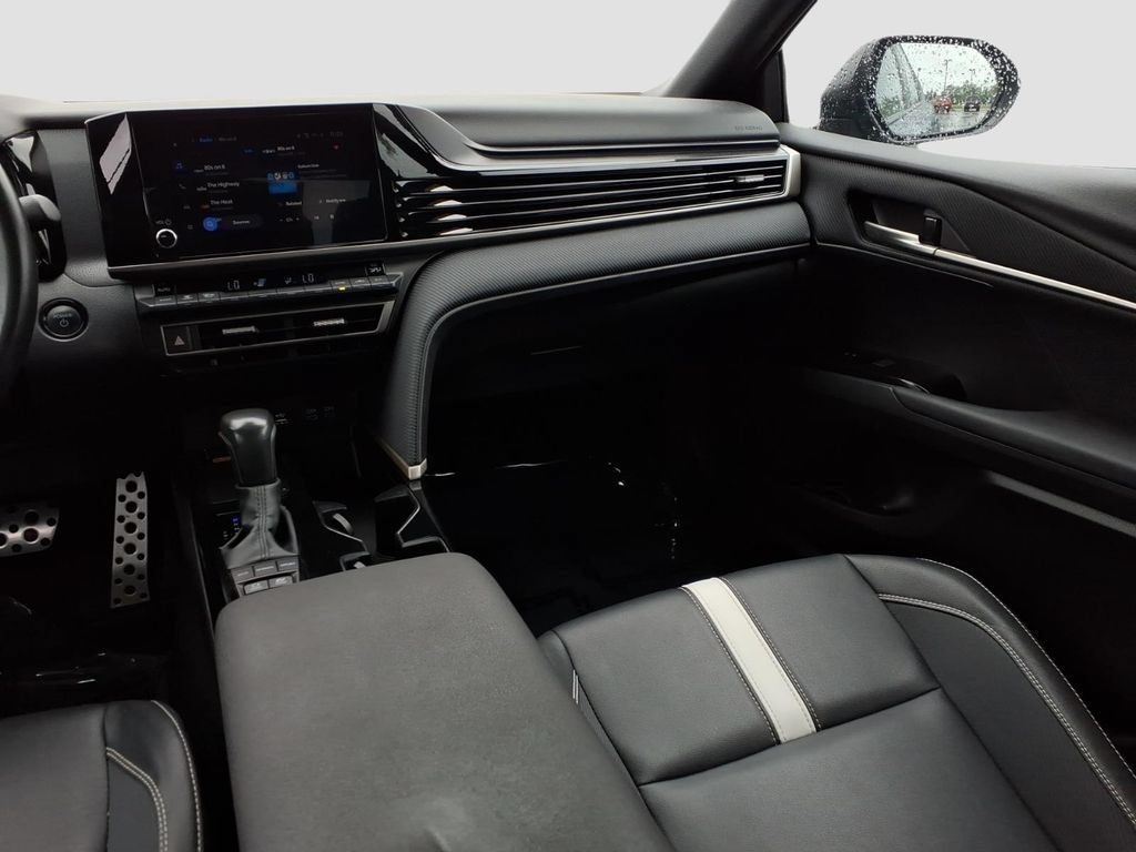 Used 2025 Toyota Camry SE FWD image 14