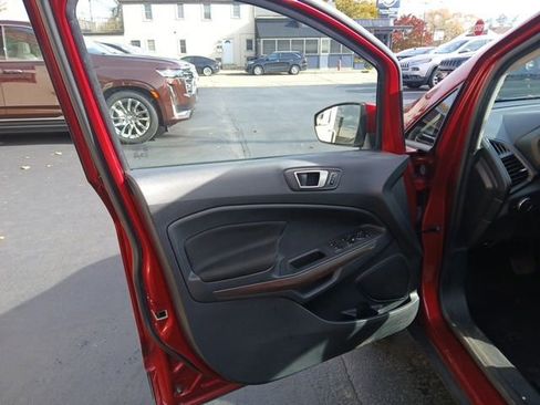 Used 2019 Ford EcoSport SE image 14