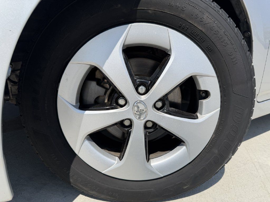 Used 2012 Toyota Prius Two FWD image 10