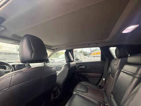 Used 2015 Jeep Cherokee Limited w/ Luxury Group FWD image 5