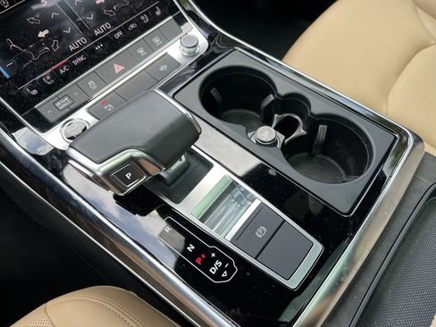 Used 2022 Audi Q8 Premium Plus AWD/4WD image 25